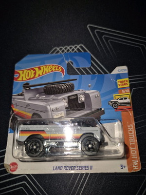 Hot Wheels Land Rover used with worn card