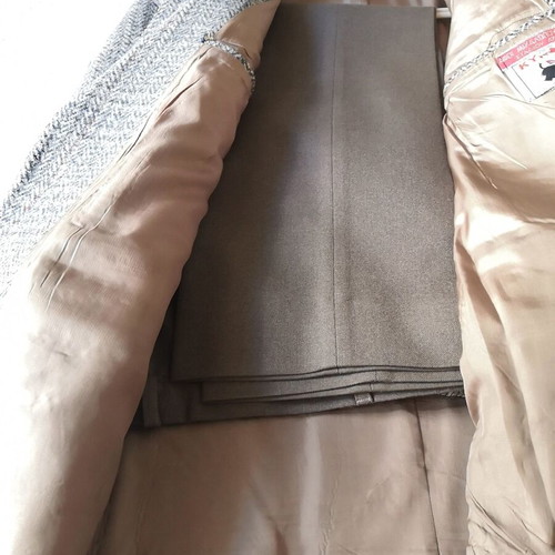Standard brown men's wool trousers, size 44 Large