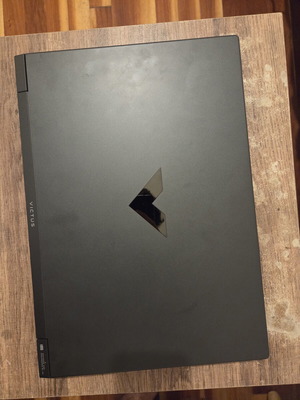 Hp Victus 16 φορητός υπολογιστής με RTX 4070 και Ryzen 7 7840Hs σαν καινούργιο