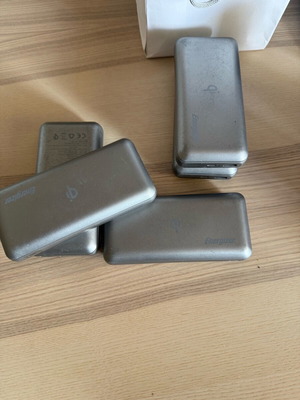 Energizer QE20009PQ Power Bank 20000mAh σαν καινούργιο, 4 τεμάχια με ασύρματη φόρτιση