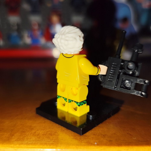 Emmett Brown figure from Back To The Future 2 like new with accessories