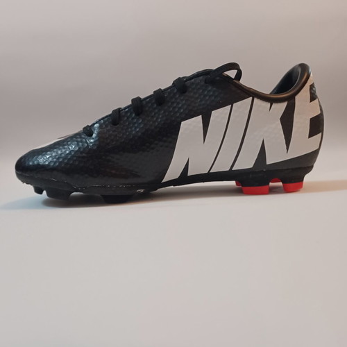 Nike football shoes with studs like new, size 35.5