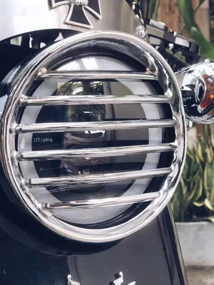 Headlight Protector Grill 5.75 Inch New, Silver