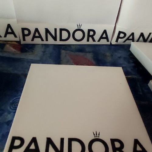 Pandora boxes and bags like new, set of 3 boxes and 3 bags