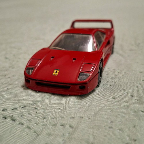 Ferrari F40 1988 Matchbox collectible like new, scale 1:39