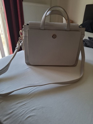 Tommy Hilfiger white leather handbag