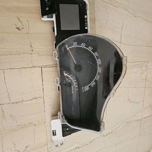 Toyota iq speedometer used in good condition
