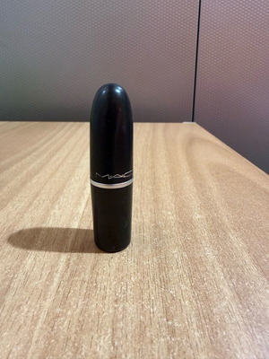 Mac Powder Kiss Lipstick like new in shade Fall in love