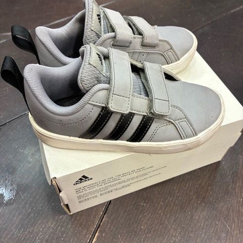 Adidas kids shoes size 27 grey like new, athletic