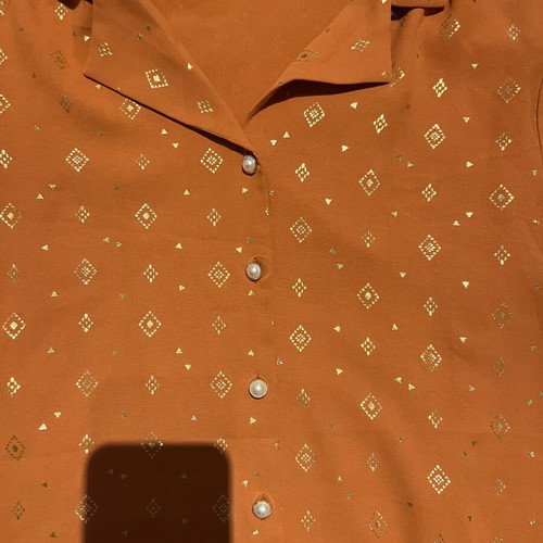 Orange Shein shirt size M with gold details, like new