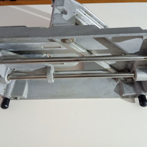 Model 943 Tomato Slicer like new professional tomato cutter