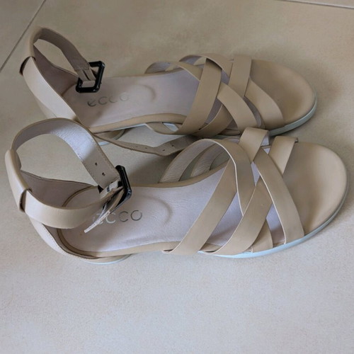 Ecco women's leather sandals like new, beige, size 36