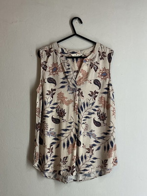 Tom Tailor sleeveless shirt like new, size S, beige multicolor