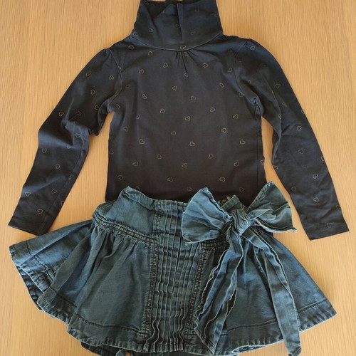 Dolce&Gabbana denim skirt used for girls 4-6 years with bow and pleats