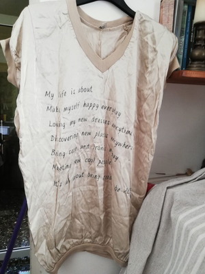 Please satin top with print, gold