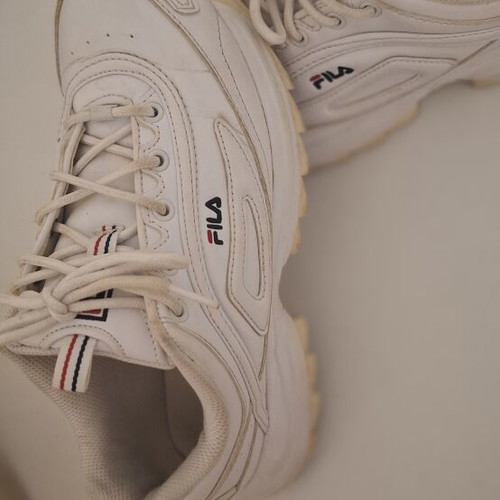Fila women's athletic shoes size 38.5 like new, white