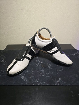 Bally leather sneakers used, white with black details, size 37