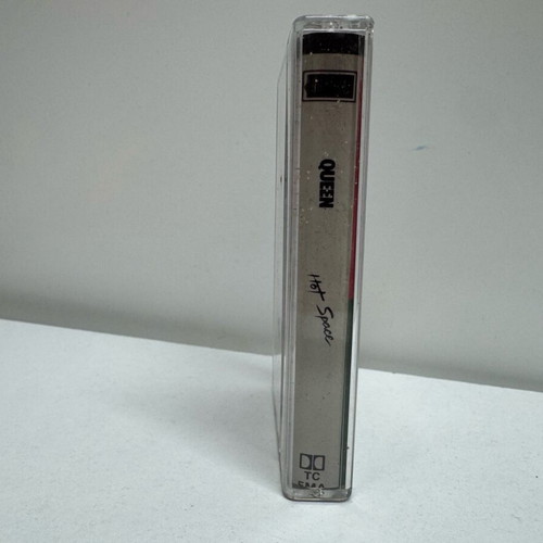 Queen Hot Space cassette like new, pop album