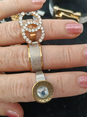 Jewelry set with 2 pairs of earrings, 5 bracelets, 3 rings
