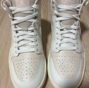 Nike Air Jordan 1 Mid WMNS 40