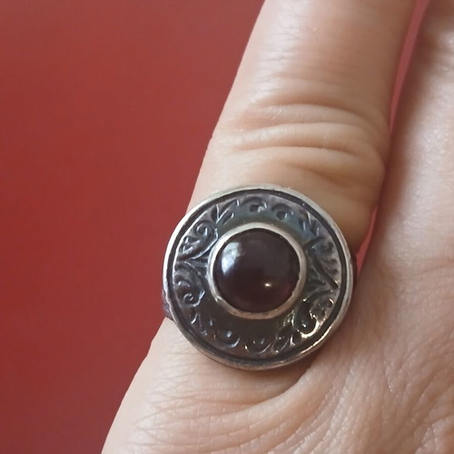 Large solid 950 silver ring with Granada cabochon, 16 mm