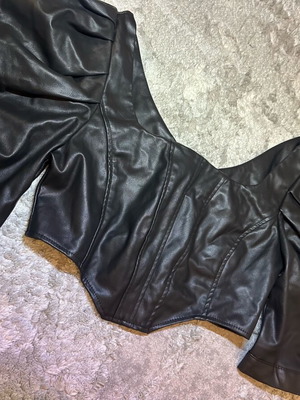 Crop top faux leather like new, size M/L with cord