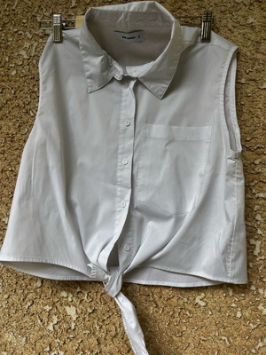 Pink Woman white shirt used, size S, front tie