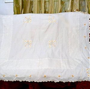 High Quality Silk Cotton Table Cloth with embroidery Flower pattern