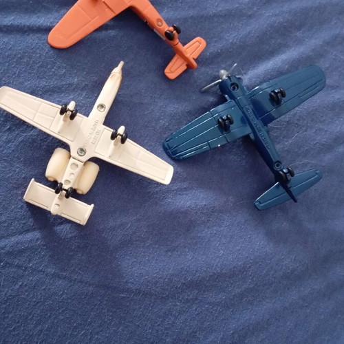 Metal toy airplanes like new, set of 3, 9-10 cm