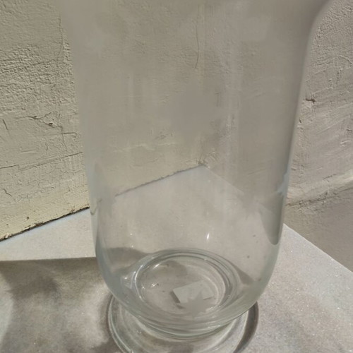 Crystal vase transparent with star decoration like new