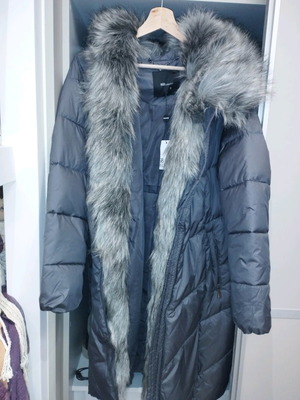 Μακρύ μπουφάν BSB καινούργιο, γκρι με αποσπώμενη γούνα