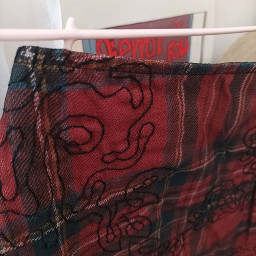Scottish tartan red skirt Large like new with embroidered design