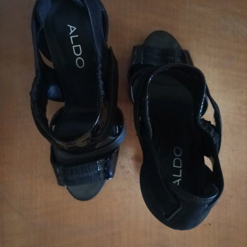 Peptoe high-heeled Aldo black shoes from patent leather and suede like new, size 37