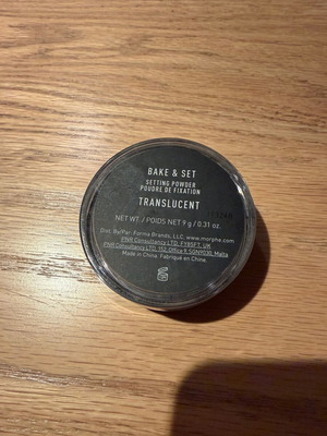 Morphe Bake & Set Setting Powder used, translucent, 9g