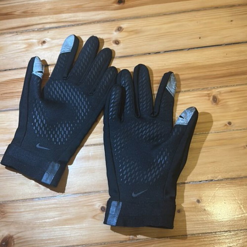 Nike gloves like new, black