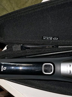 Ξυριστική Philips 5000 Serious Skin IQ σαν καινούργιο με θήκη και φορτιστή