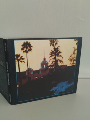 Eagles Hotel California CD like new, rock