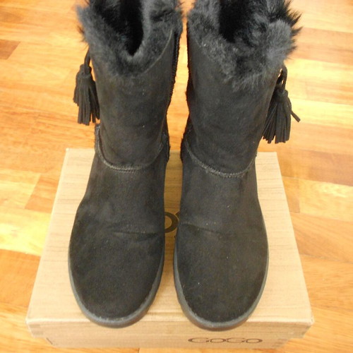 Go Go Shoes women's boots like new, black suede with fur lining