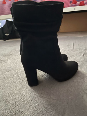 Women's boots used, black, size 36, suede