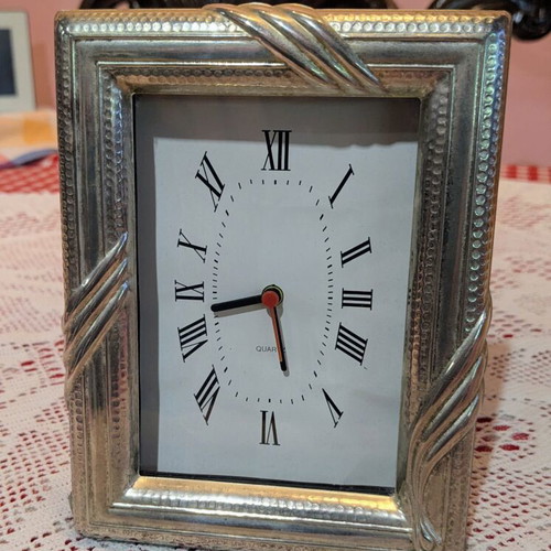 Silver-plated analog table clock like new, 16.5x13 cm