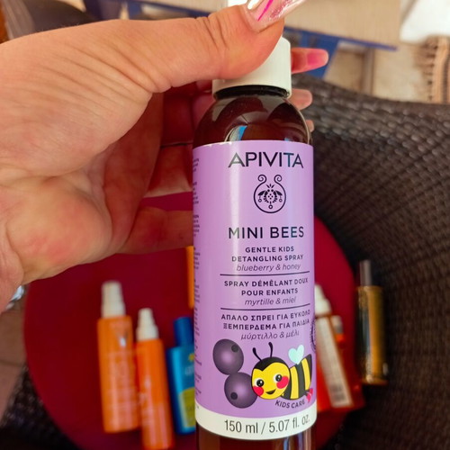 Apivita Kid's Mini Bees Gentle Detangling Spray new