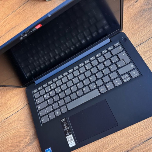 Lenovo IdeaPad Slim 1 μεταχειρισμένος φορητός υπολογιστής με Intel Celeron, 4GB RAM, 128GB SSD