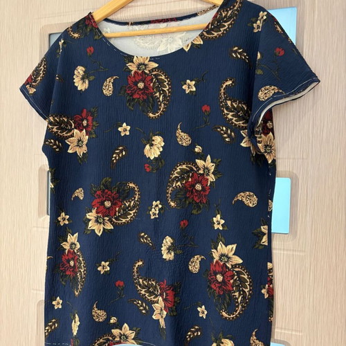 Blouse with short sleeves floral motifs like new, size M/L