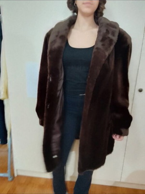 Faux fur coat like new, brown synthetic fur