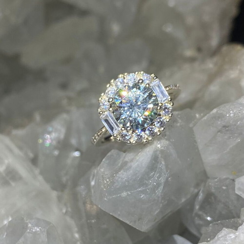 Silver ring with moissanite, new, size 16mm