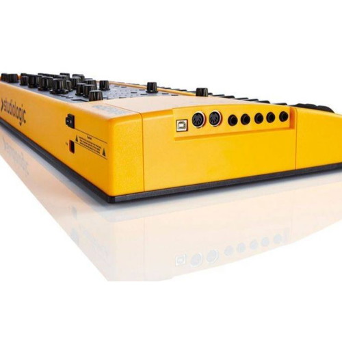 Studiologic Sledge 2 ver.2 synth new