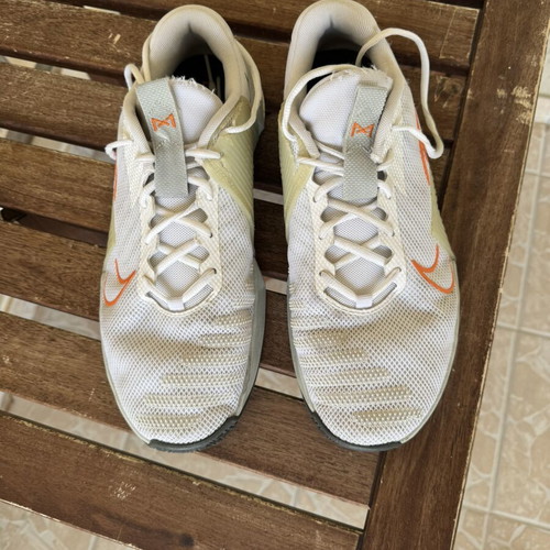 Nike Metcon 9 athletic shoes used, size 45, white