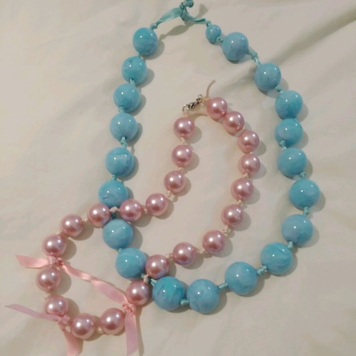 Vintage necklace authentic Dec 50 with pearls in pastel colors new