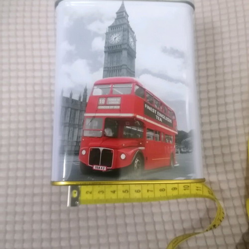 Empty metal tin from London like new
