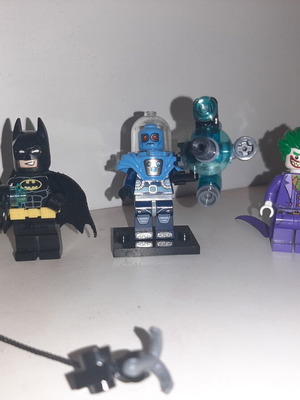 Lego Batman 3 figures like new with 2 weapons